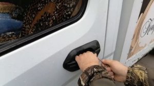 Как открыть дверь Газель некст без ключа.