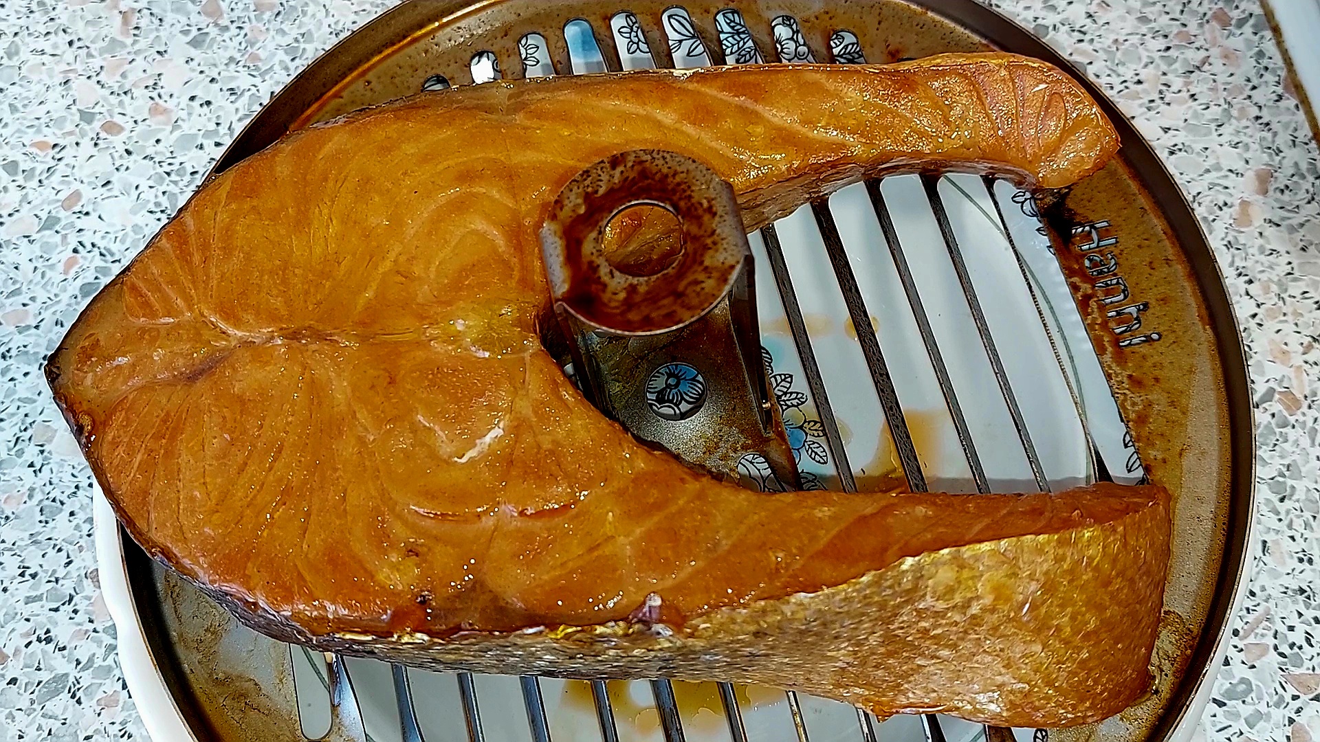 БЕЗУМНО ВКУСНАЯ Сёмга горячего копчения. Как коптить рыбу в квартире? смотреть онлайн