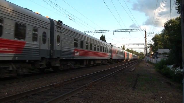 Электровоз ЧС8-033 с поездом №11 Адлер — Москва смотреть онлайн