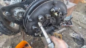 Ремонт МТЗ 80. Ремонт корзины. Замена диска сцепления. Замена коренного сальника