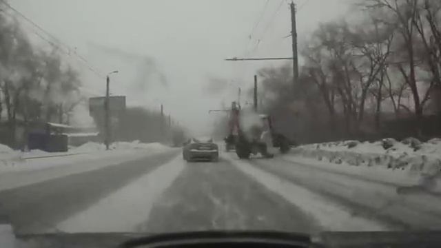 Трактор зацепил соседа смотреть онлайн