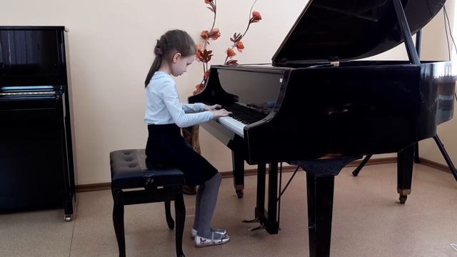 Бурлакова Ксения, г. Окуловка. Д. Кабалевский "Клоуны". смотреть онлайн