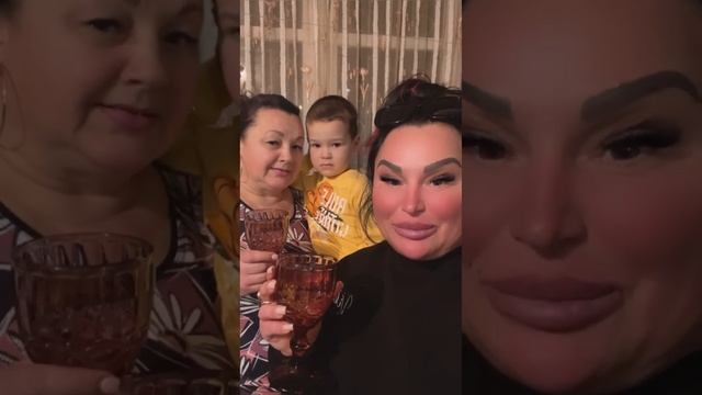 У Тимурчика на новоселье… смотреть онлайн