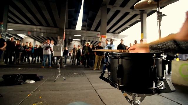 OLGA SHOW - Libertango (Piazzolla Drum And Bass) - Streetmusic Alexanderplatz