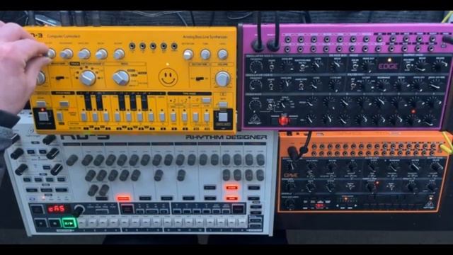 Oldskool Electro Breakbeat Track - Behringer Rd-9 , Crave , Edge & TD-3 #303 #acid #909 смотреть онлайн