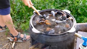 Мидии на КОСТРЕ в Казане! Рецепт Новичкам! Мидии в ракушке