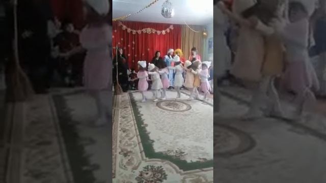танец кошек смотреть онлайн