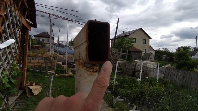 ЗАЛИВАЕМ СТОЛБЫ ДЛЯ ШПАЛЕРЫ ВИНОГРАДНИКА смотреть онлайн