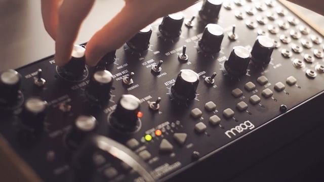 Bombman Stage Theme on Moog Mother-32 смотреть онлайн