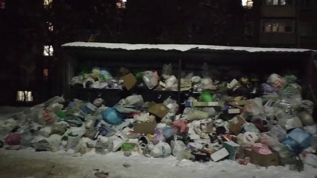 Срочно!!! Инопланетяне захватывают землю при помощи саморазмножающегося мусора! смотреть онлайн