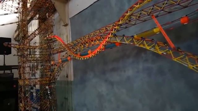 САМЫЙ БОЛЬШОЙ КИНЕТИЧЕСКИЙ КОНСТРУКТОР смотреть онлайн