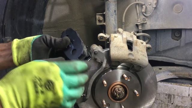 Замена тормозных колодок и дисков на Хёндай ай 30