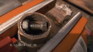 Выкручиваем обломанную  резьбу из крана