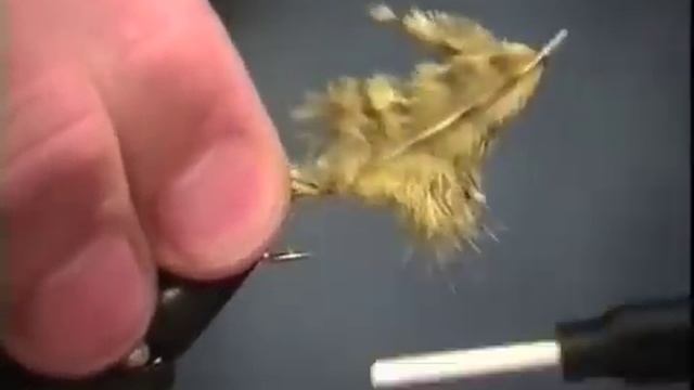 Fly tying - Streamers with dubbing and marabou feathers смотреть онлайн