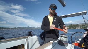 Парус на закрутке в мачту — урок 19 | Школа яхтинга Sailing Time