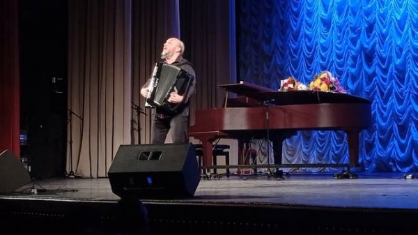 Night City Blues (V. Ushakov), Vladimir Ushakov, accordion