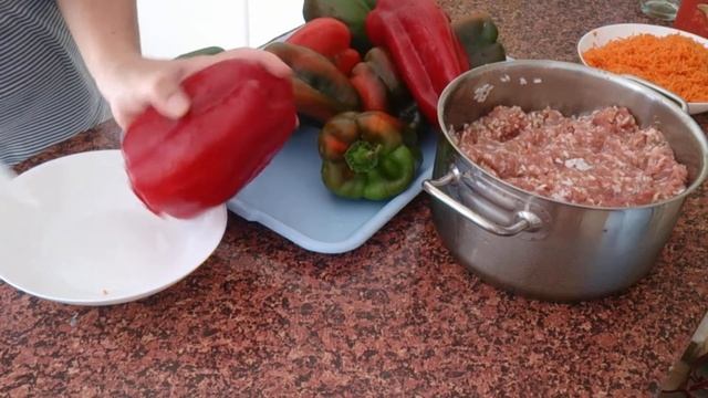 Сочные фаршированные перцы в насыщенном ярком бульоне! смотреть онлайн