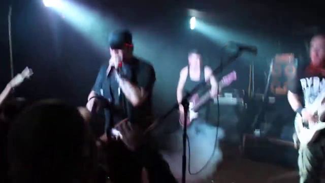 Артур Беркут - ЗДЕСЬ КУЮТ МЕТАЛ (Волгоград КБ INROCK 2013) смотреть онлайн