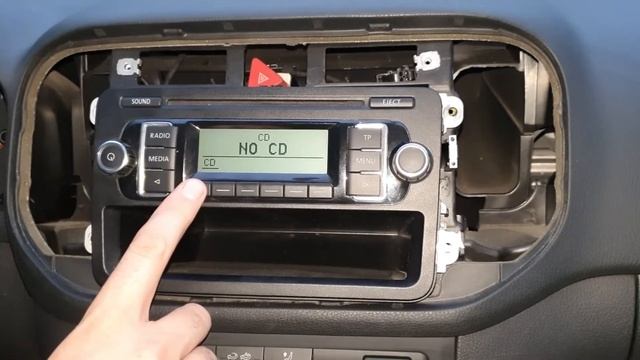VW RCD 210 - AUX IN activate смотреть онлайн