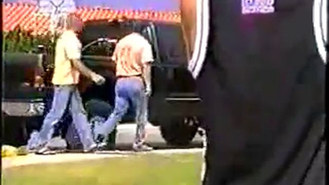 Hummer H1 vs. Ford F-250 смотреть онлайн