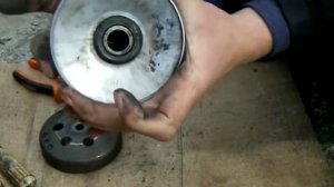 Разборка и обзор неисправностей заднего вариатора на скутере. Начало