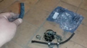 Нива-крокодил! Поменял топливные шланги!