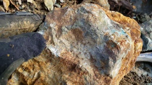 Chalcopyrite & Pyritic Ore In A Schistose Exposure! смотреть онлайн
