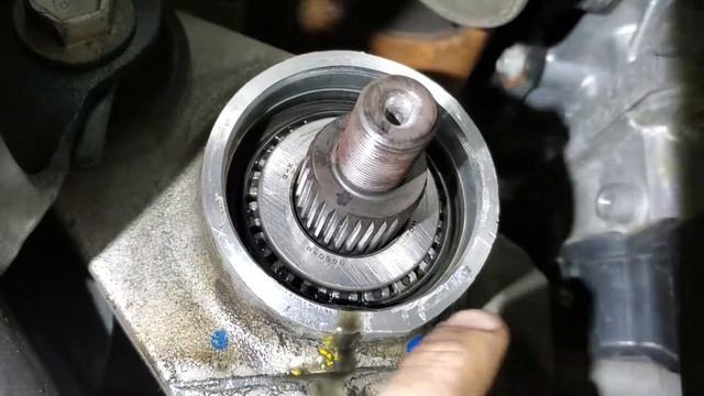 2018 Ford F150 Raptor Front Pinon Seal Remove & Replace смотреть онлайн