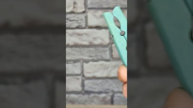 Обязательно запомни эту хитрость! Как можно легко открыть клей, если приклеился колпачок? #shorts смотреть онлайн