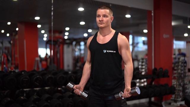 Сгибание рук на бицепс с гантелями стоя Упражнение #16 - Flexing the arms on the biceps смотреть онлайн