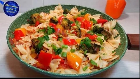 ВКУСНЫЙ ОБЕД ЗА 15 МИН. МАКАРОНЫ ПОД ВКУСНЫМ СОУСОМ. смотреть онлайн