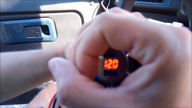 Розетка прикуриватель 12 В и USB зарядка от прикуривателя с вольтметром и амперметром 5 В,3.1A. смотреть онлайн