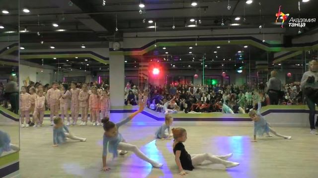 Хореография. Начальная группа. Новый год в "Академии Танца" смотреть онлайн