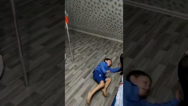 Новогоднее поздравление дома от Деда Мороза и Снегурочки. 31.12.21 смотреть онлайн
