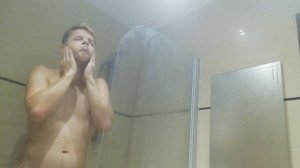 МОИМСЯ! СТРЕПТИЗ В ДУШЕ!