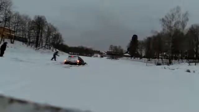 Провалился под лёд крузак. Не выходите на тонкий лёд смотреть онлайн