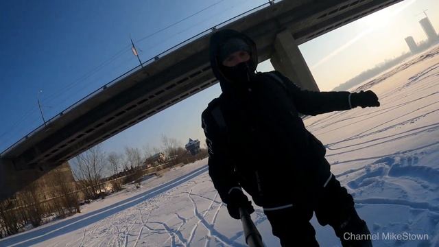 Моноколесо зимой. Падения в снег. Попытка доехать по реке до Заельцовского парка. смотреть онлайн
