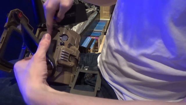 Fallout 4 Pip Boy Edition Unboxing and Review смотреть онлайн