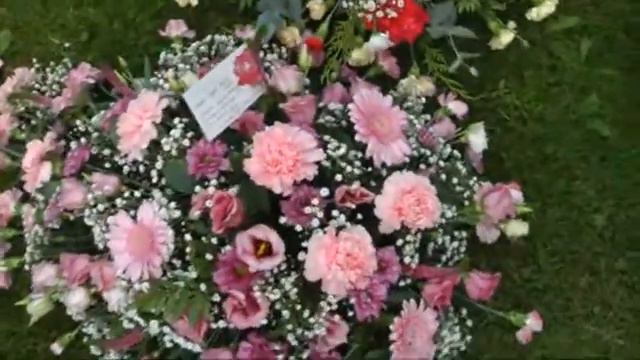Ruth Funeral E смотреть онлайн
