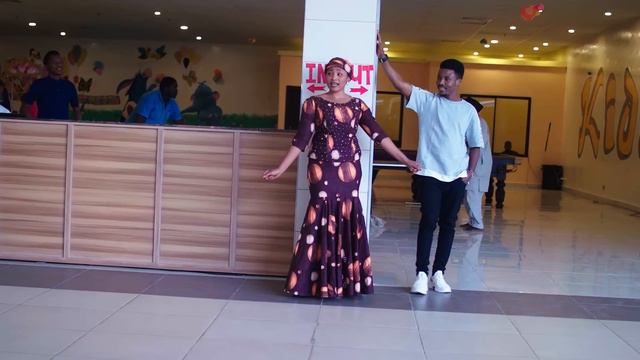 UMAR M SHARIFF COMPLETE CIWON IDANUNA LATEST HAUSA SONG 2020 Ft. MARYUDA YUSUF смотреть онлайн