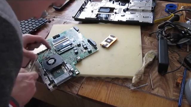 DELL pp21l чистка, разборка смотреть онлайн