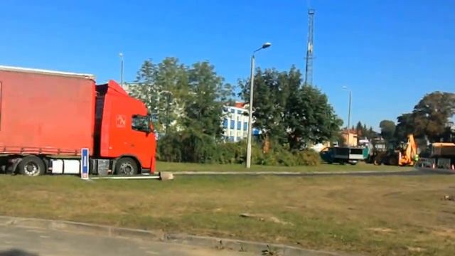 Karny przejazd przez aleję serwisową смотреть онлайн