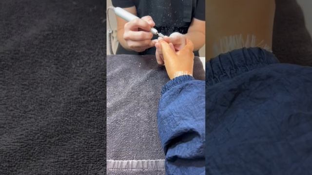 Mini Nail Salon Vlog: Behind the Scenes of a Perfect Manicure with Chrome Nails смотреть онлайн