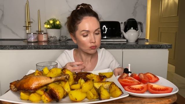 Курица!!!- еда для бедных?♀️| запечённый картофель | отвечаю на ваши вопросы | Мукбанг