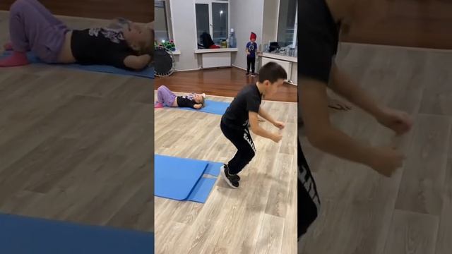 Соник движения кувырки вперёд? смотреть онлайн