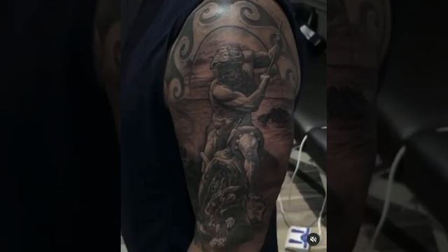Neptune Statue Tattoo Photo Realistic Half Sleeve Tattoo by Cesar Perez смотреть онлайн
