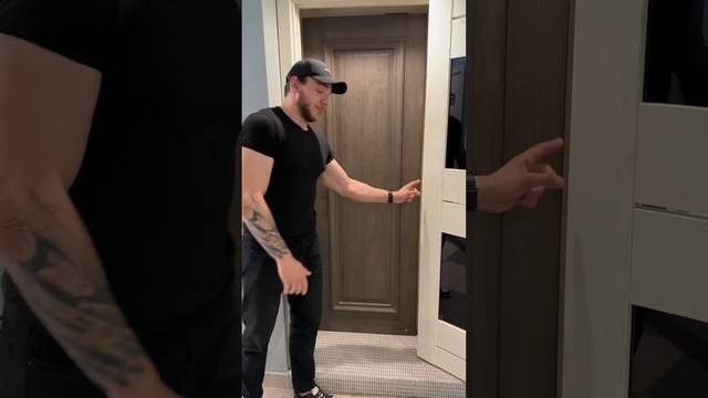 Зачем устанавливать три петли на дверь?