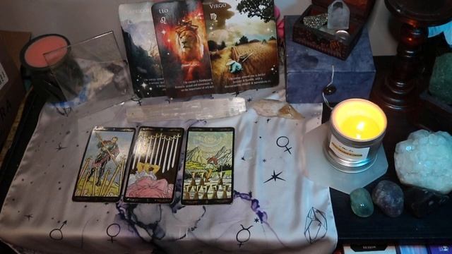 ♊️ GEMINI Someones secretly TALKING about YOU? April 2022 Gemini Tarot Reading смотреть онлайн