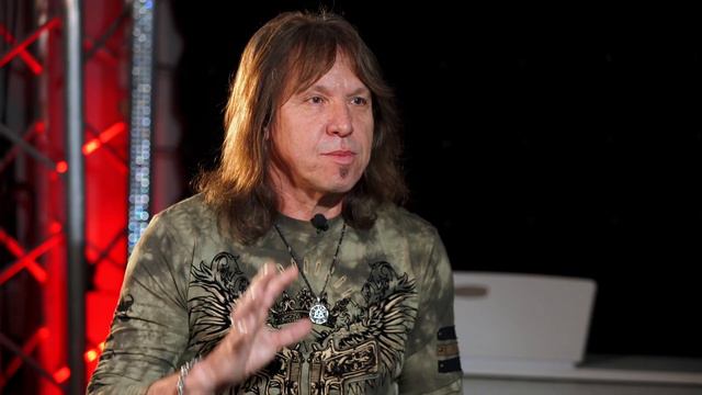 В мире бас-гитаристов — ВИТАЛИЙ ДУБИНИН смотреть онлайн