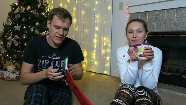 ПРОБУЕМ ШОКОЛАДНЫЕ ЧИПСЫ! ГОТОВИМ КЕСАДИЛЬЮ! смотреть онлайн